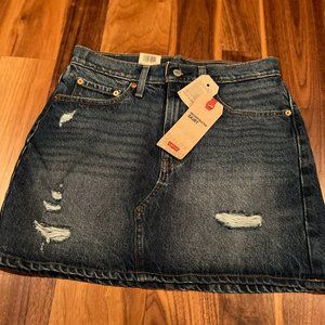Levi Deconstructed Jean Skirt New With Tags size 2 W27